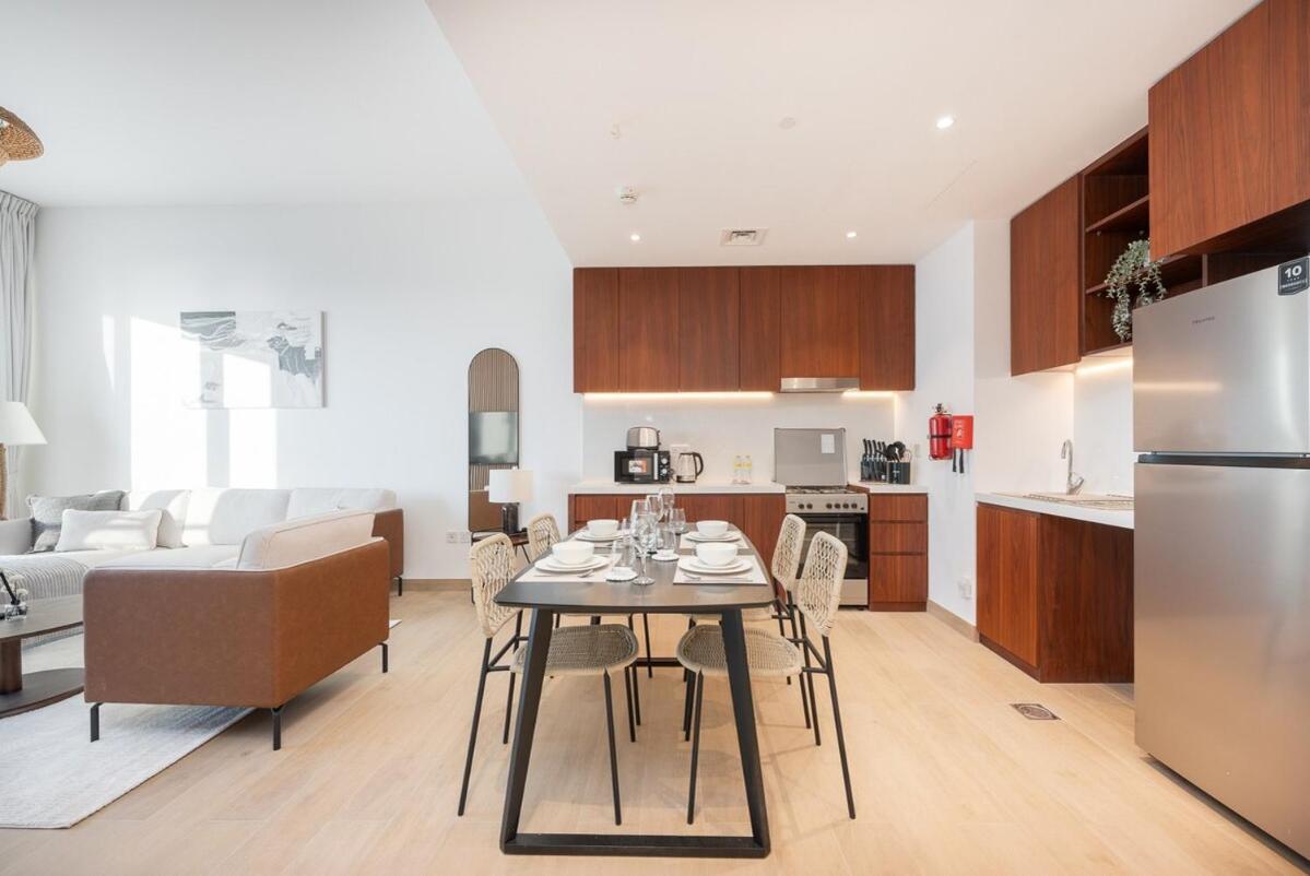 Apartment Beachside 1br In Port De La - Sleeps 2 Dubai